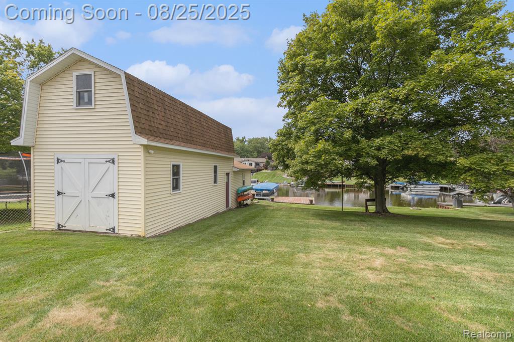 14152 North Road Fenton, MI 48430 - Photo 24 of 32