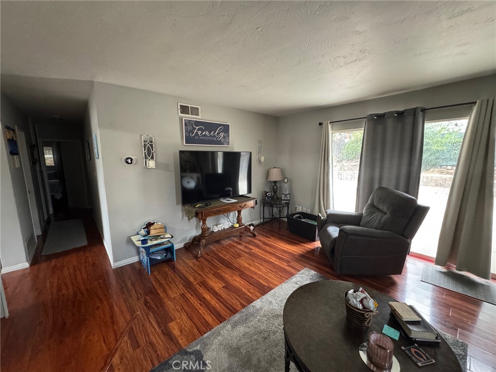 3024 Wendell Way Riverside, CA 92507 - Photo 4 of 12