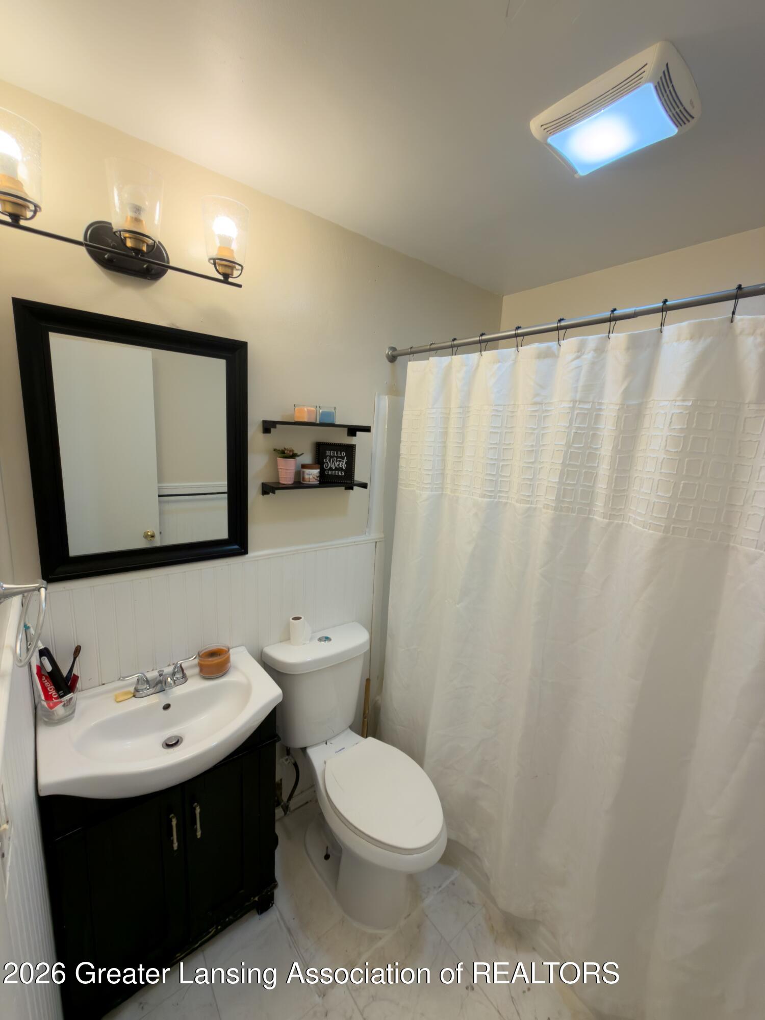 1833 South Waverly Road Lansing, MI 48917 - Photo 18 of 29 Main Floor Bathroom