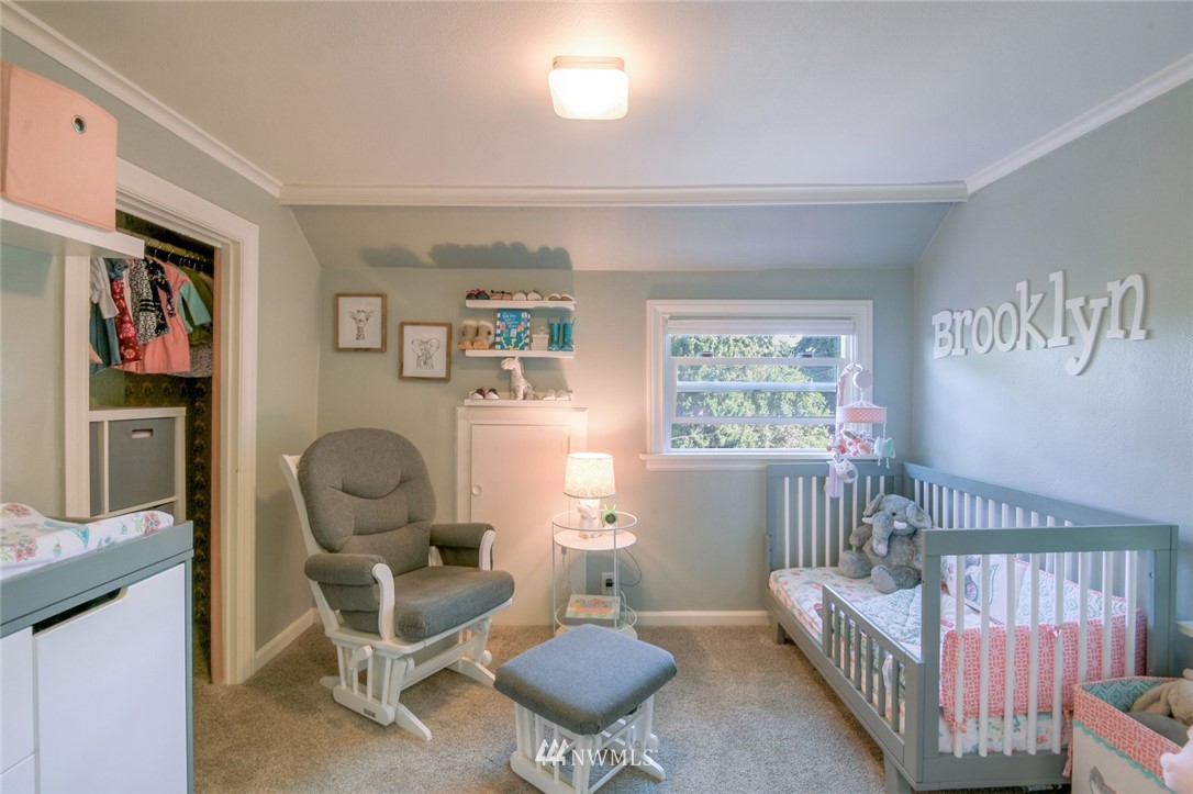 5802 Cady Road Everett, WA 98203 - Photo 14 of 25 a living room with furniture and a window