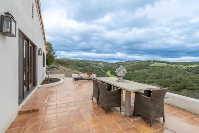 a view of a terrace with sky view