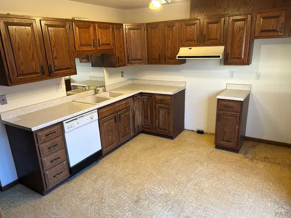 $135,000 | 2111 Chatalet Lane, Unit J, Pueblo, CO 81005