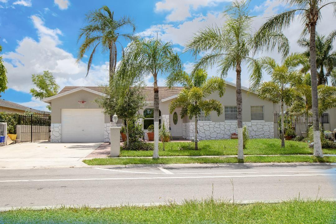 22268 Southwest 66th Avenue Boca Raton, FL 33428 - Photo 1 of 14 Photo 1