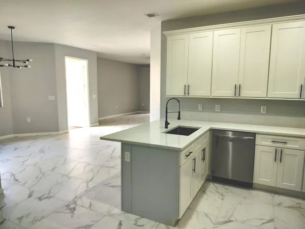 $2,150 | 826 Middleton Drive Southwest, Vero Beach, FL 32962