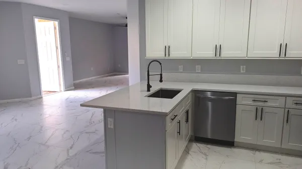 $2,150 | 826 Middleton Drive Southwest, Vero Beach, FL 32962