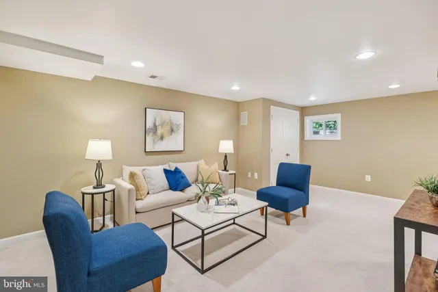 $630,000 | 207 Whitmoor Terrace, Silver Spring, MD 20901