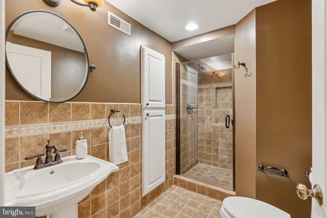 $630,000 | 207 Whitmoor Terrace, Silver Spring, MD 20901