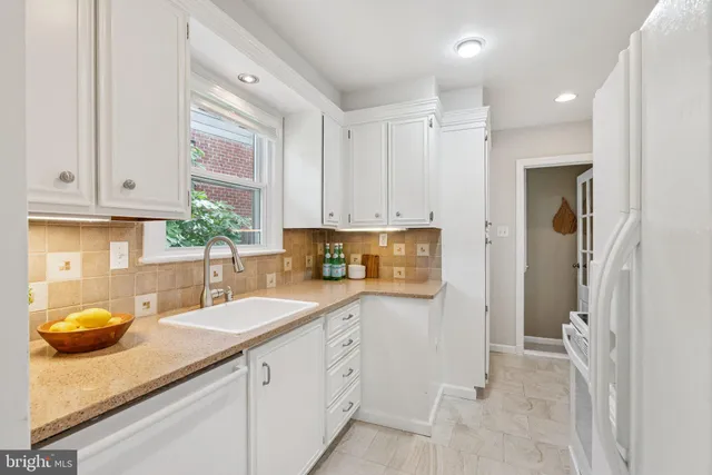 $630,000 | 207 Whitmoor Terrace, Silver Spring, MD 20901