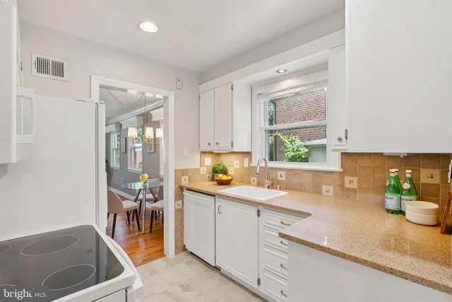 $630,000 | 207 Whitmoor Terrace, Silver Spring, MD 20901