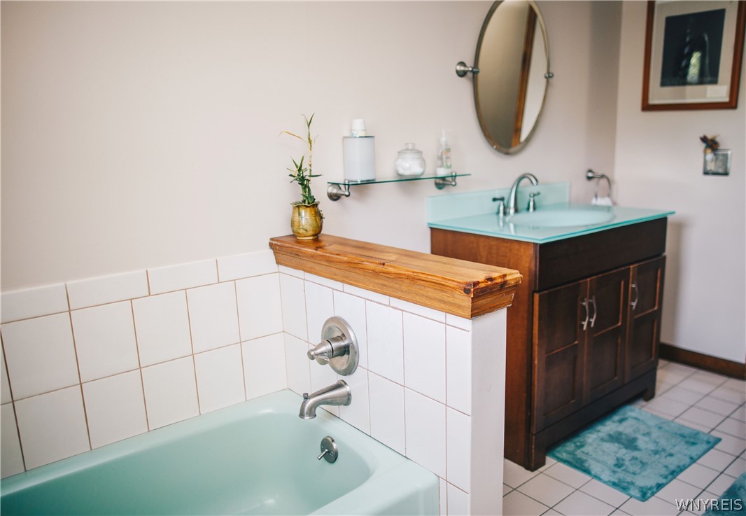 728 Four Rod Road Alden, NY 14004 - Photo 37 of 50 Master Bathroom