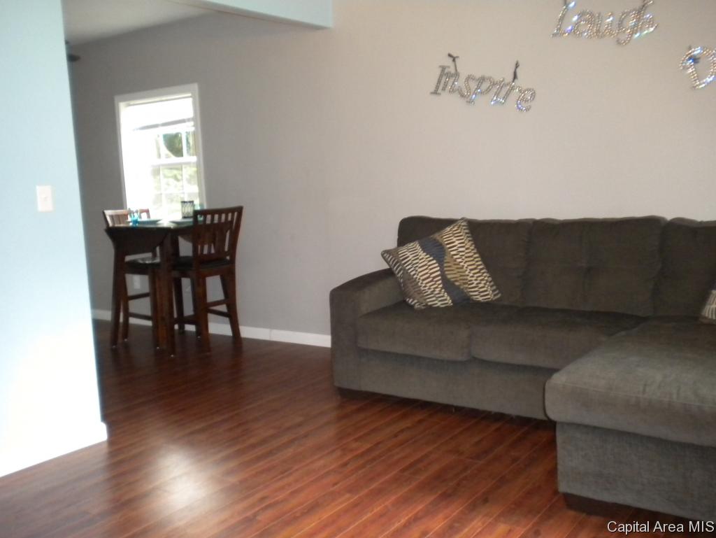7 Baldwin Road Jacksonville, IL 62650 - Photo 2 of 16 Gallery Image 2
