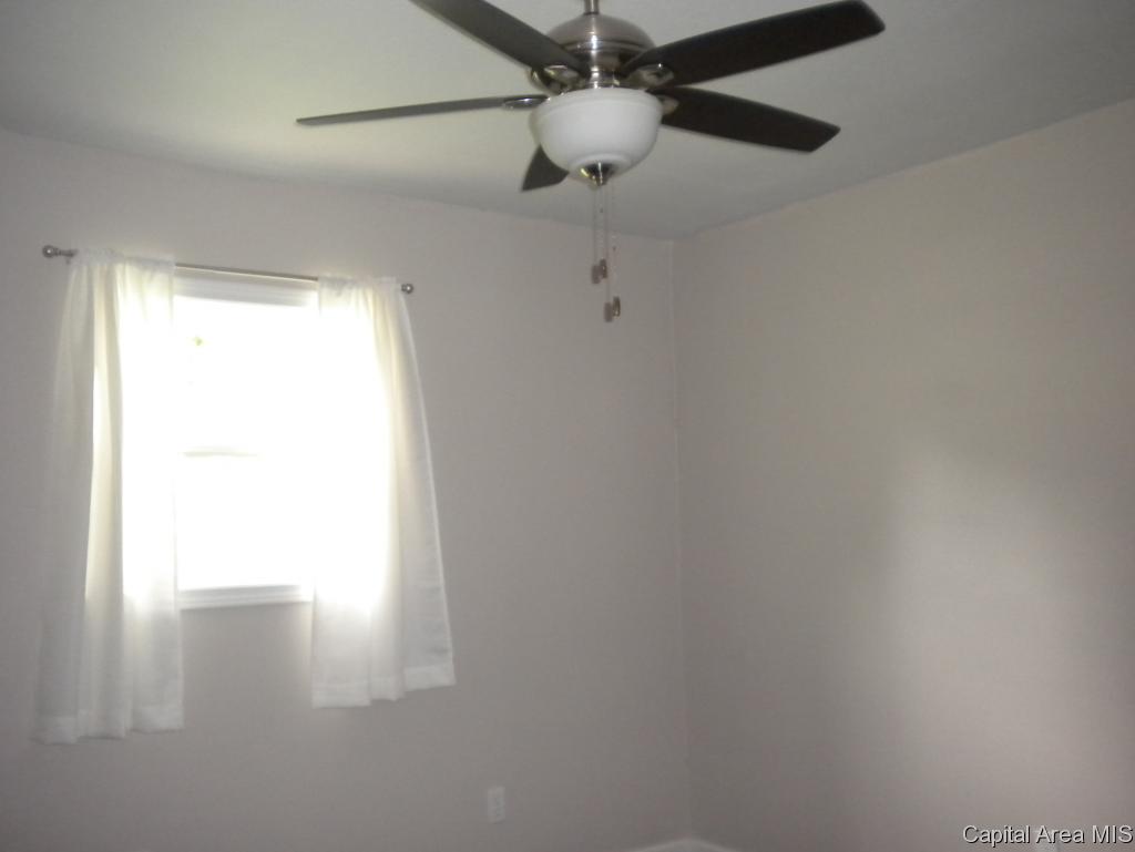 7 Baldwin Road Jacksonville, IL 62650 - Photo 7 of 16 Gallery Image 7