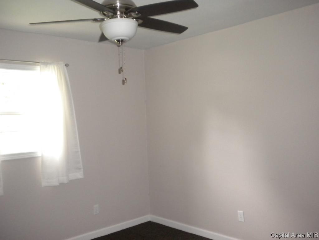 7 Baldwin Road Jacksonville, IL 62650 - Photo 8 of 16 Gallery Image 8