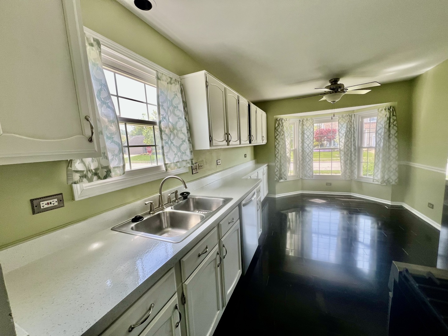 27W280 Churchill Road Winfield, IL 60190 - Photo 6 of 17