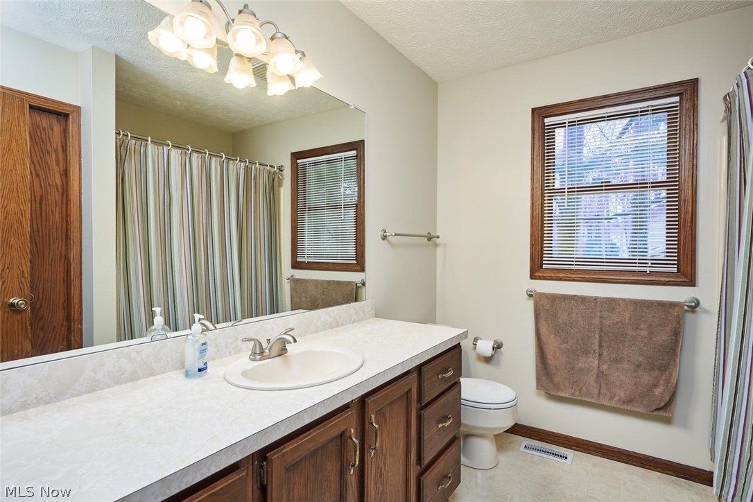 4571 Pinewood Path Akron, OH 44321 - Photo 19 of 33 Gallery Image 19