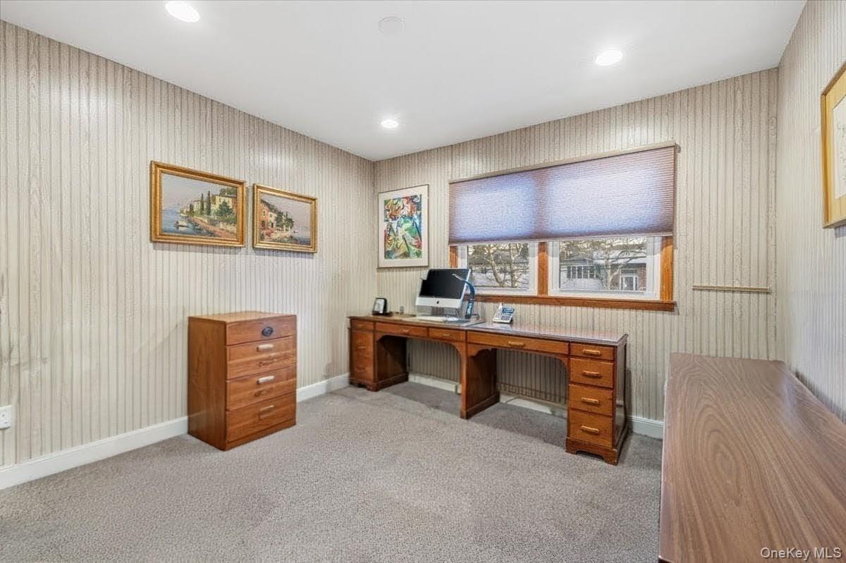 600 Hungry Harbor Road Valley Stream, NY 11581 - Photo 18 of 33