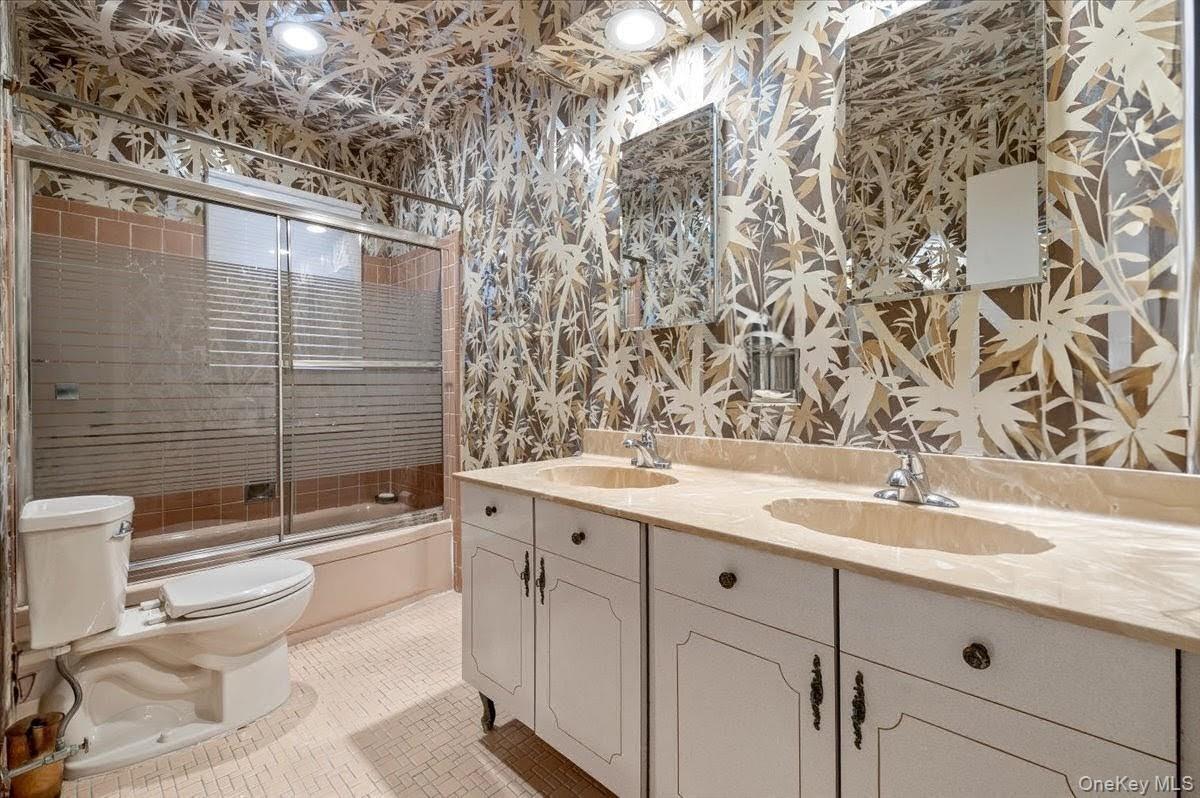 600 Hungry Harbor Road Valley Stream, NY 11581 - Photo 19 of 33