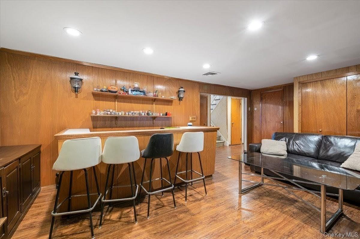 600 Hungry Harbor Road Valley Stream, NY 11581 - Photo 21 of 33