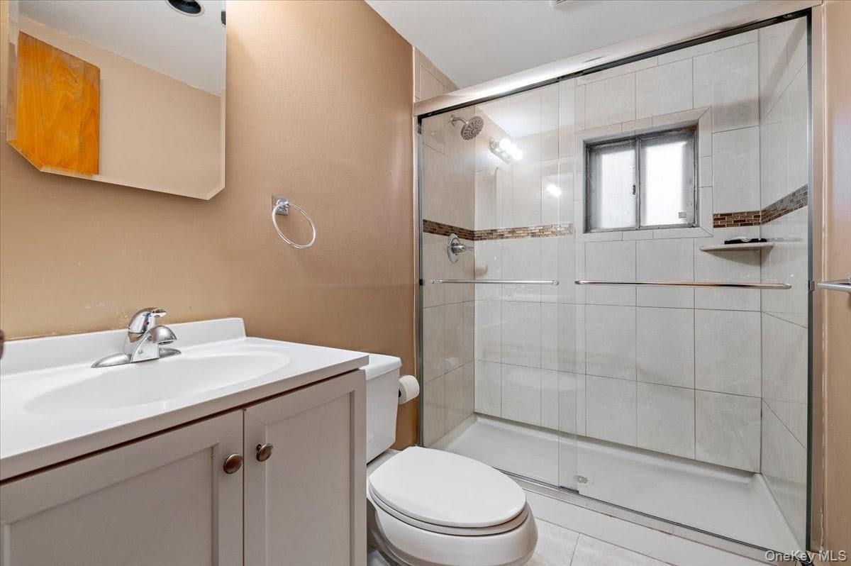 600 Hungry Harbor Road Valley Stream, NY 11581 - Photo 23 of 33