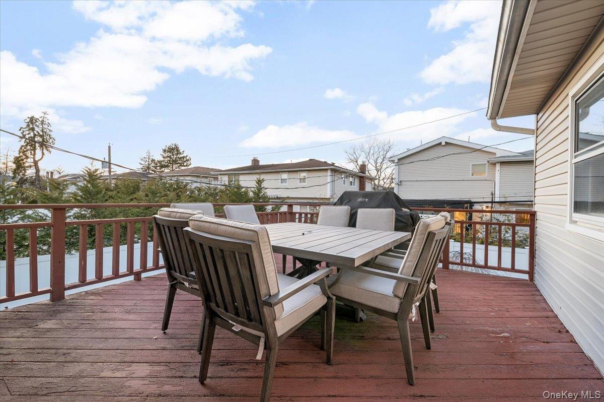 600 Hungry Harbor Road Valley Stream, NY 11581 - Photo 29 of 33