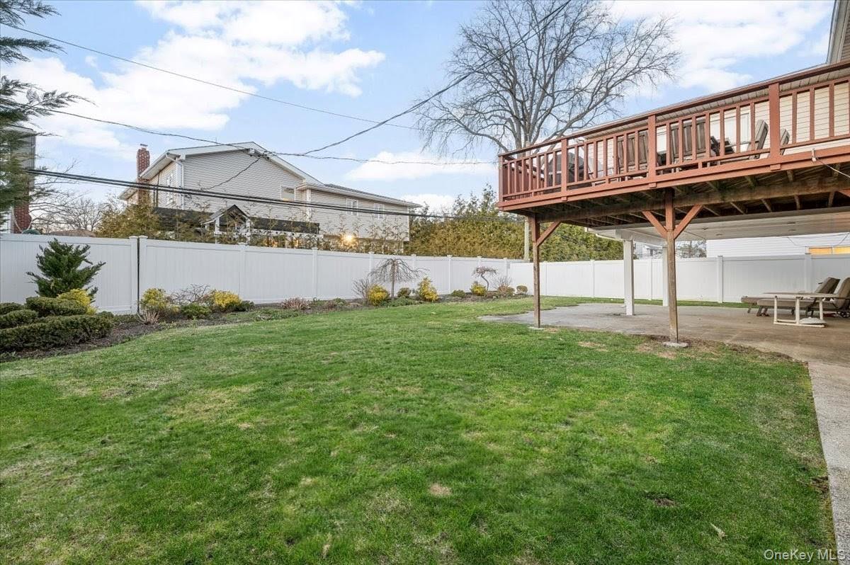 600 Hungry Harbor Road Valley Stream, NY 11581 - Photo 30 of 33