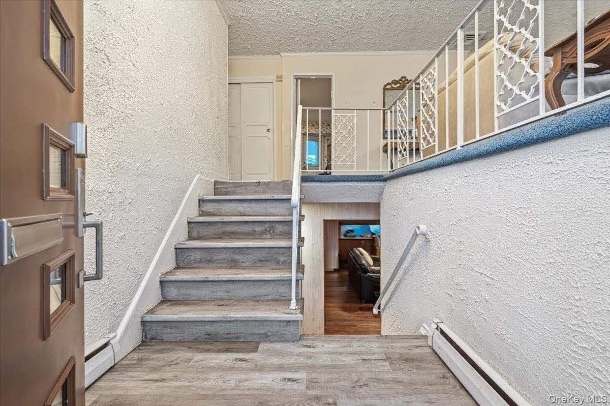 600 Hungry Harbor Road Valley Stream, NY 11581 - Photo 3 of 33