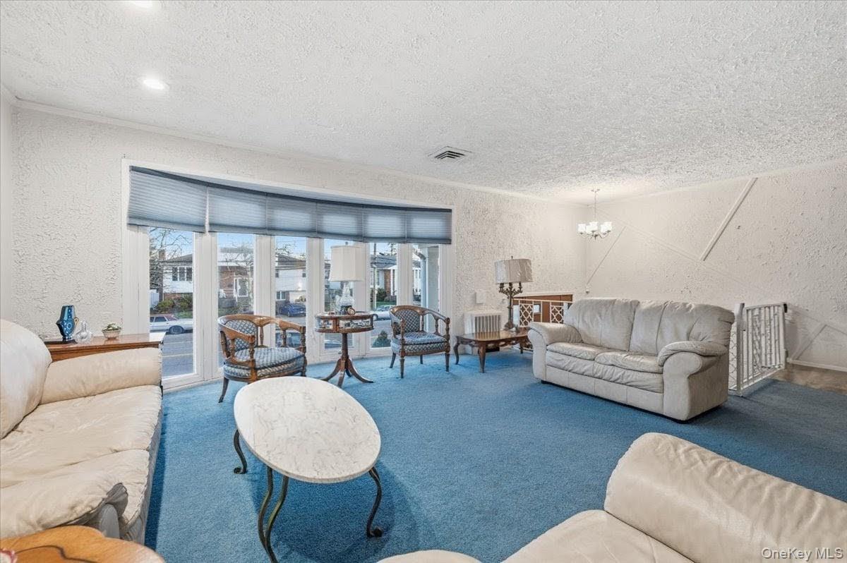 600 Hungry Harbor Road Valley Stream, NY 11581 - Photo 6 of 33