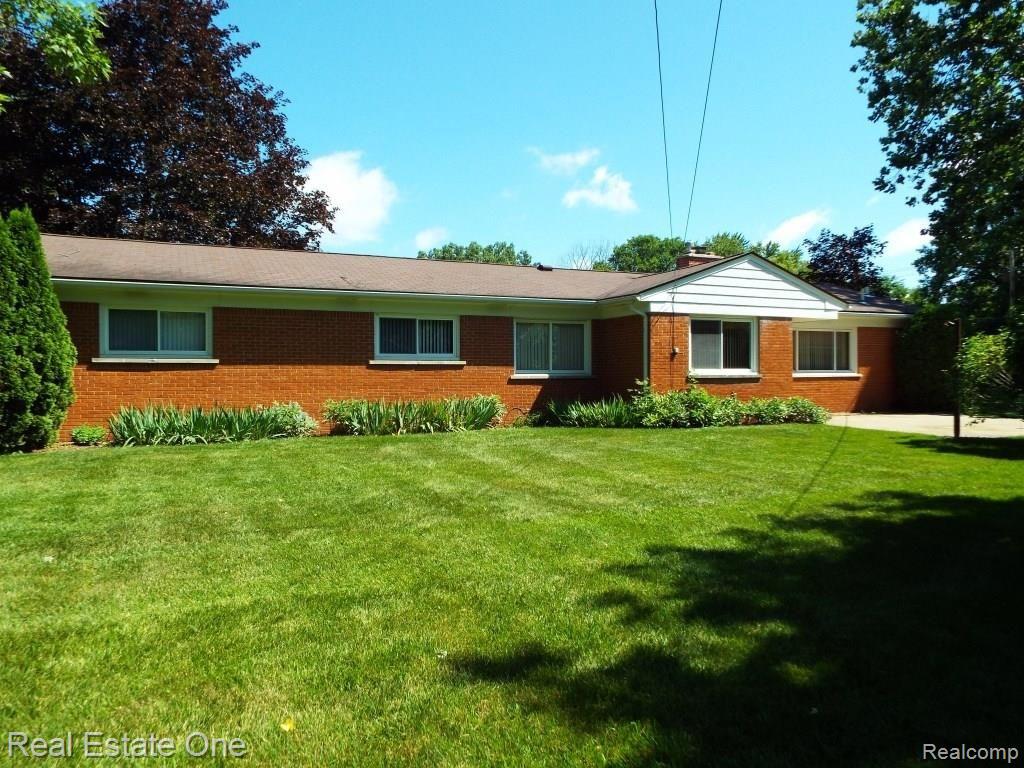 28211 Westerleigh Road Farmington Hills, MI 48334 - Photo 44 of 48