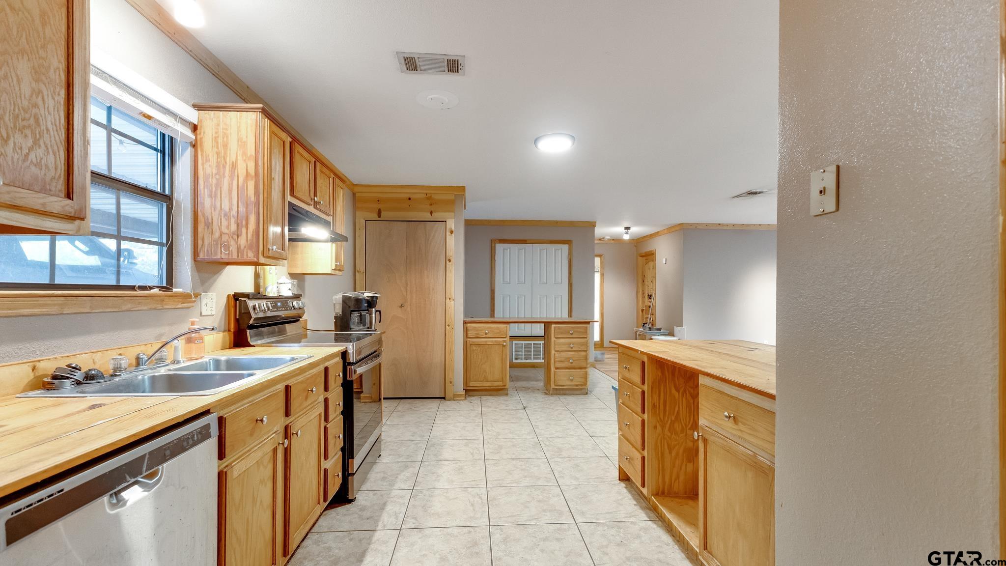 900 Primrose Road Gilmer, TX 75644 - Photo 8 of 38