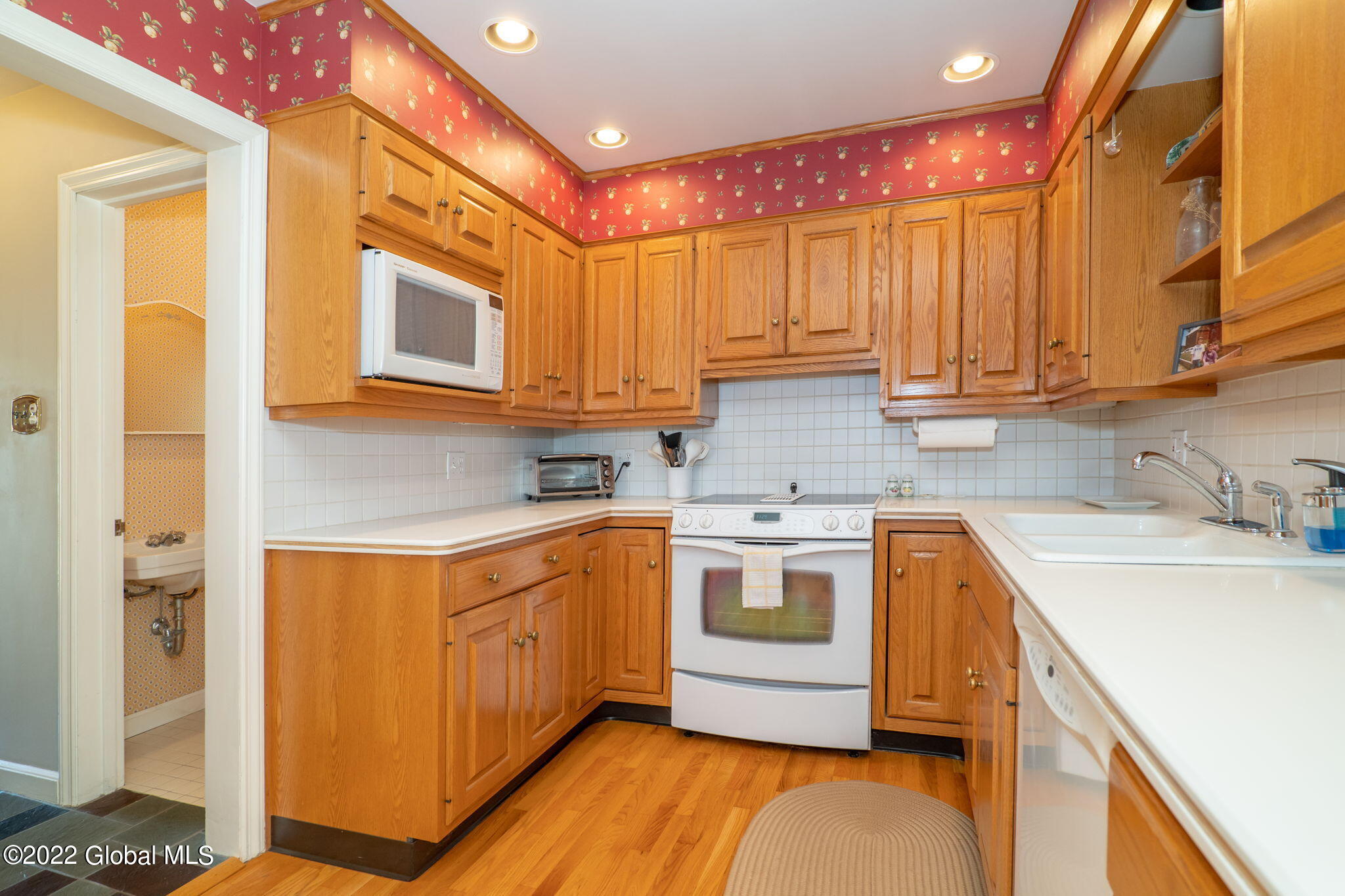 11 Clarendon Road Albany, NY 12203 - Photo 14 of 39 21-web-or-mls-11Clarendon-21