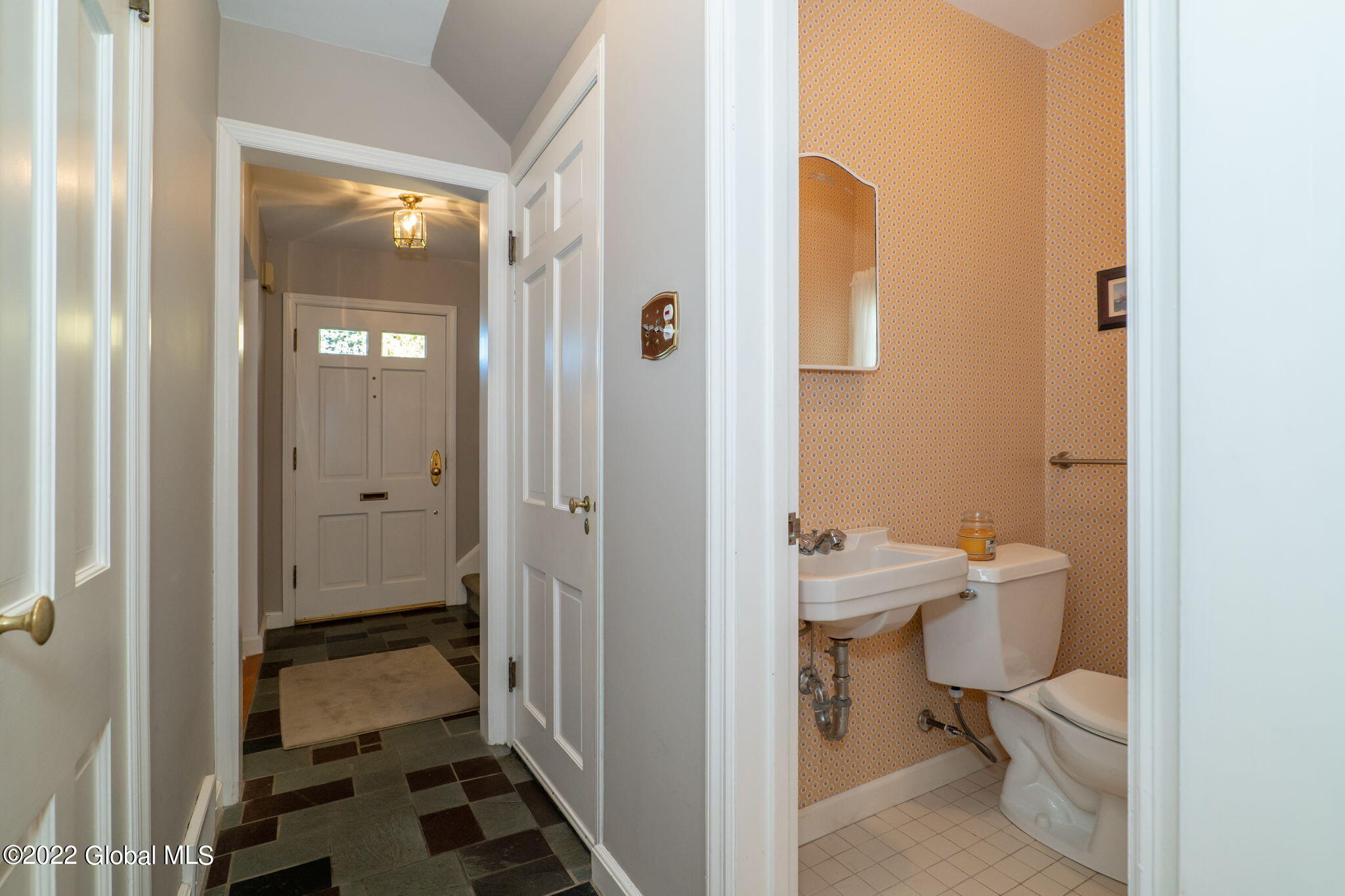 11 Clarendon Road Albany, NY 12203 - Photo 17 of 39 27-web-or-mls-11Clarendon-27