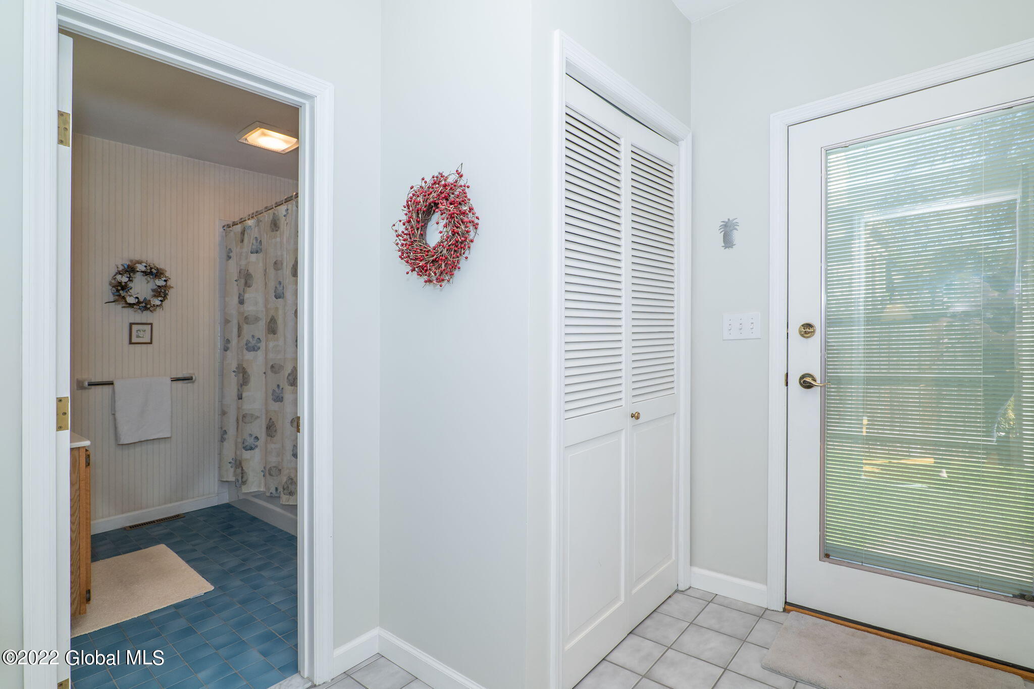 11 Clarendon Road Albany, NY 12203 - Photo 19 of 39 16-web-or-mls-11Clarendon-16