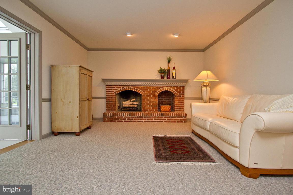203 Farmstead Lane Lititz, PA 17543 - Photo 8 of 36