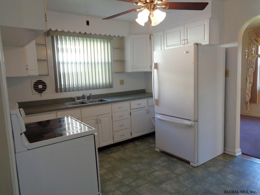 156 Whitehall Road Albany, NY 12209 - Photo 4 of 24 Photo 4