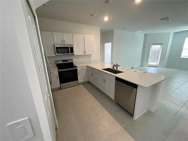 $2,300 | 32188 Spiceberry Street, San Antonio, FL 33576