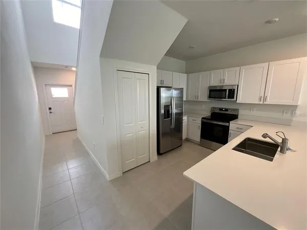 $2,300 | 32188 Spiceberry Street, San Antonio, FL 33576