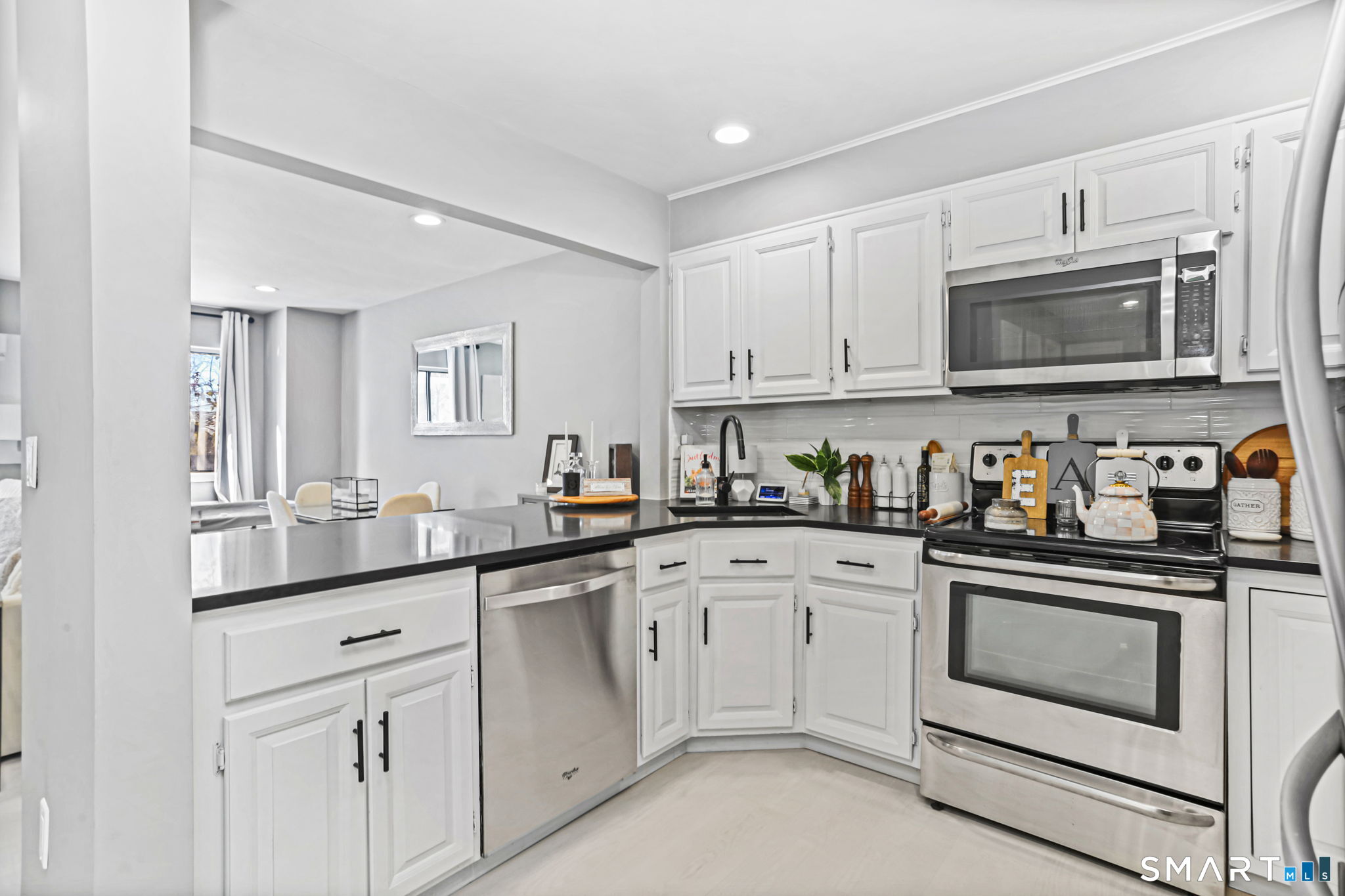 697 Cove Road, Unit 1B Stamford, CT 06902 - Photo 6 of 20