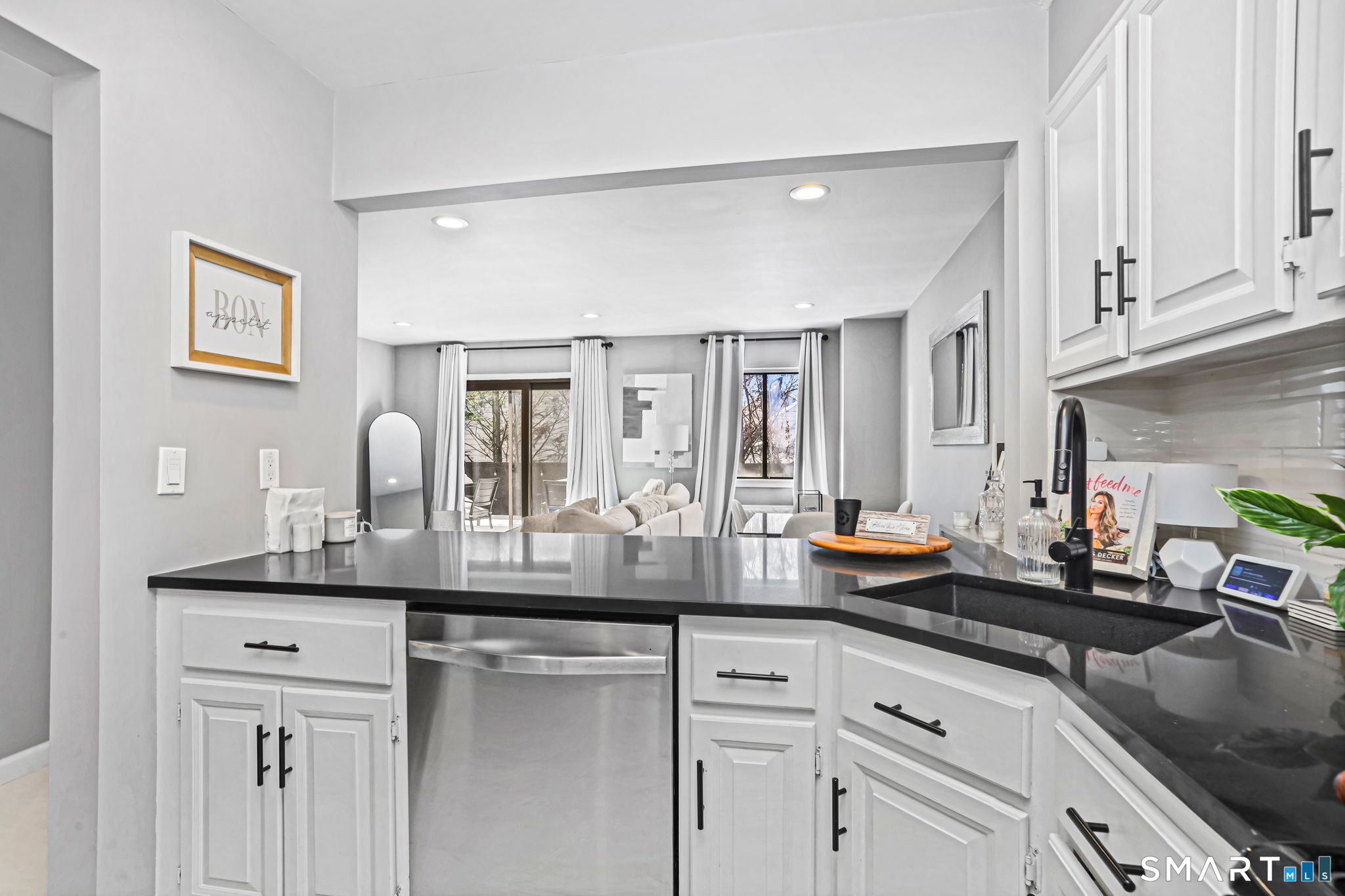 697 Cove Road, Unit 1B Stamford, CT 06902 - Photo 9 of 20