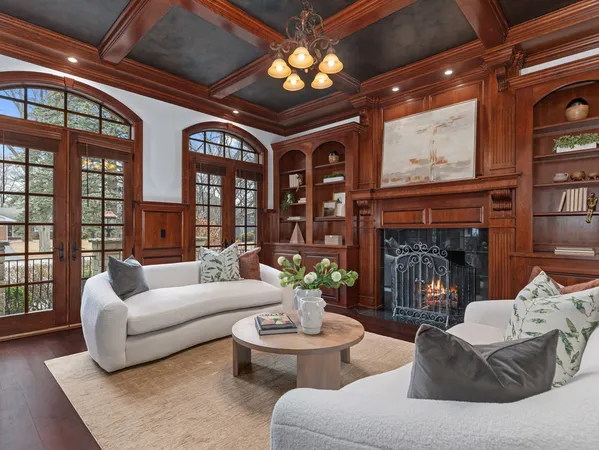 $2,380,000 | 712 East Hillside Road, Naperville, IL 60540