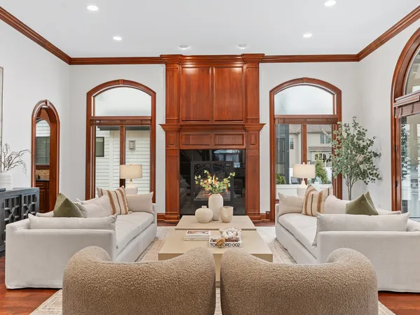 $2,380,000 | 712 East Hillside Road, Naperville, IL 60540