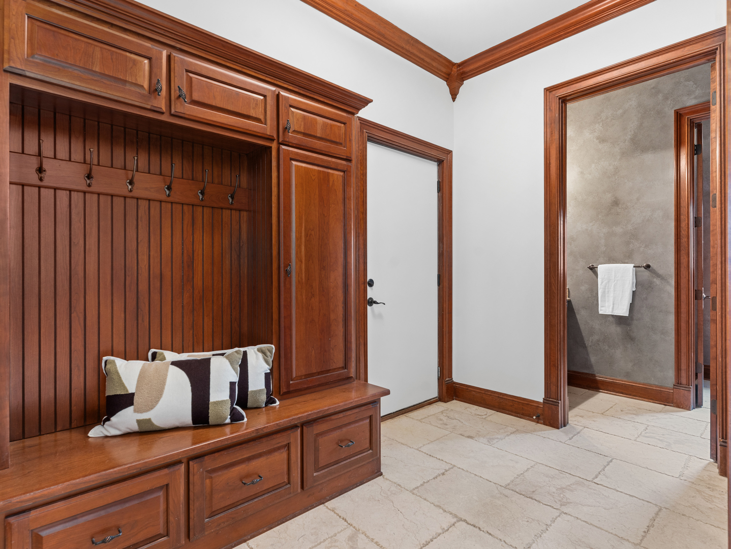 712 East Hillside Road Naperville, IL 60540 - Photo 35 of 83