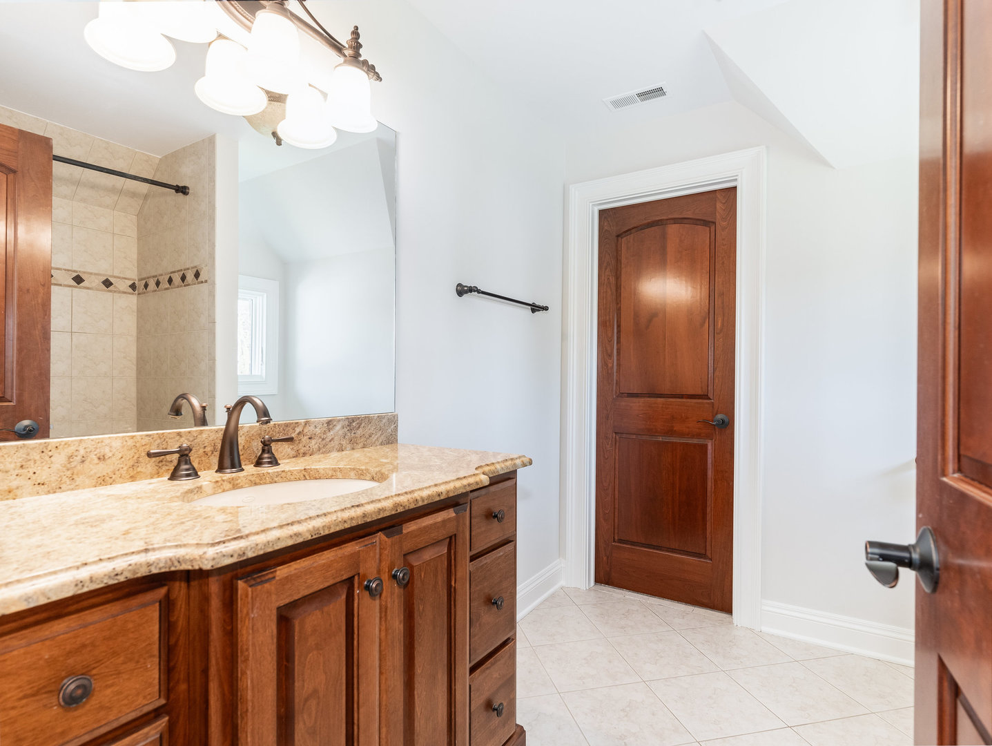 712 East Hillside Road Naperville, IL 60540 - Photo 36 of 83