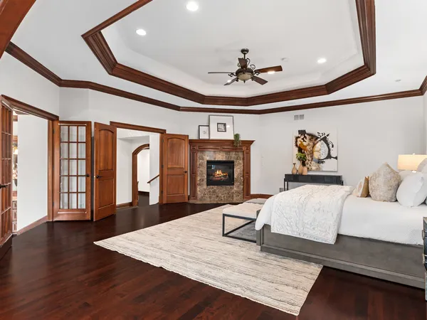 $2,380,000 | 712 East Hillside Road, Naperville, IL 60540