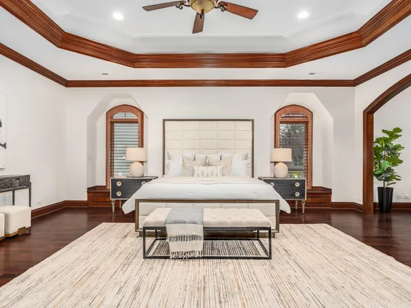 $2,380,000 | 712 East Hillside Road, Naperville, IL 60540