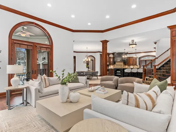 $2,380,000 | 712 East Hillside Road, Naperville, IL 60540