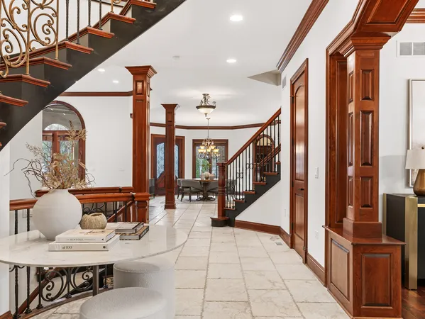 $2,380,000 | 712 East Hillside Road, Naperville, IL 60540
