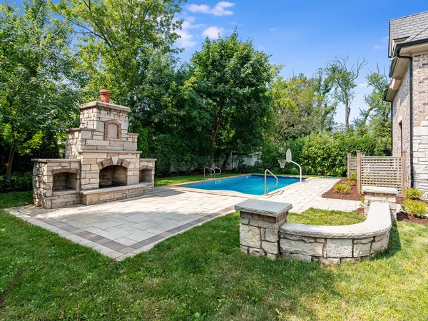 $2,380,000 | 712 East Hillside Road, Naperville, IL 60540