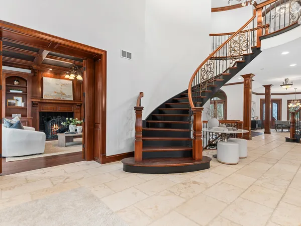 $2,380,000 | 712 East Hillside Road, Naperville, IL 60540