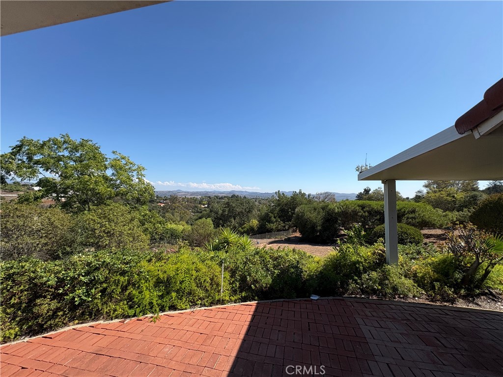 1905 Vista Del Norte Fallbrook, CA 92028 - Photo 9 of 29 a view of a outdoor space