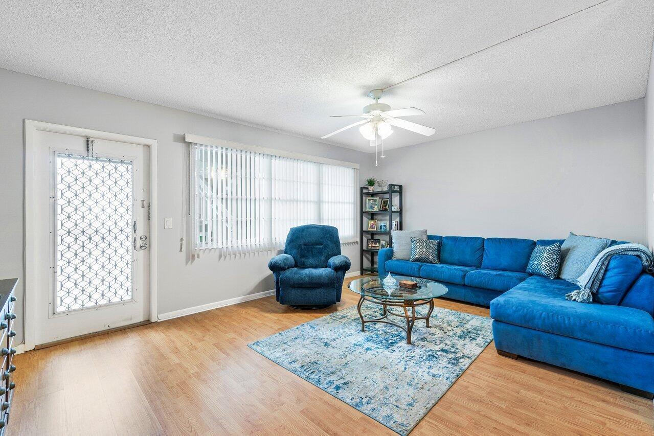 2046 Rexford Drive Boca Raton, FL 33434 - Photo 2 of 33 004-2046RexfordC-BocaRaton-FL-33434-SMAL